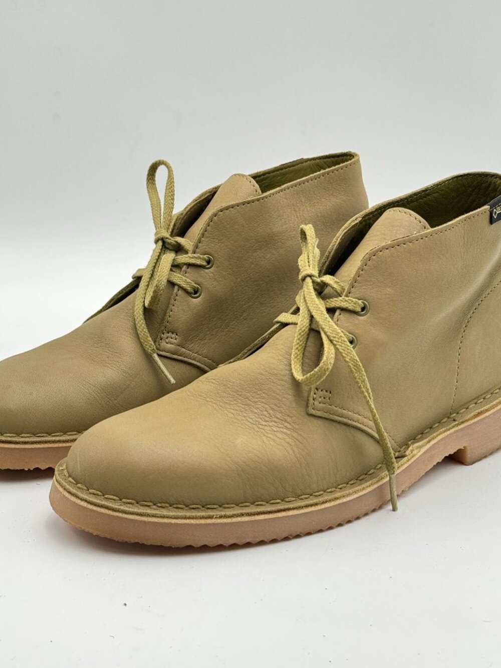 NWOB Clarks Originals Desert Boots GTX Khaki Leather Ankle Chukka Mens Size 9